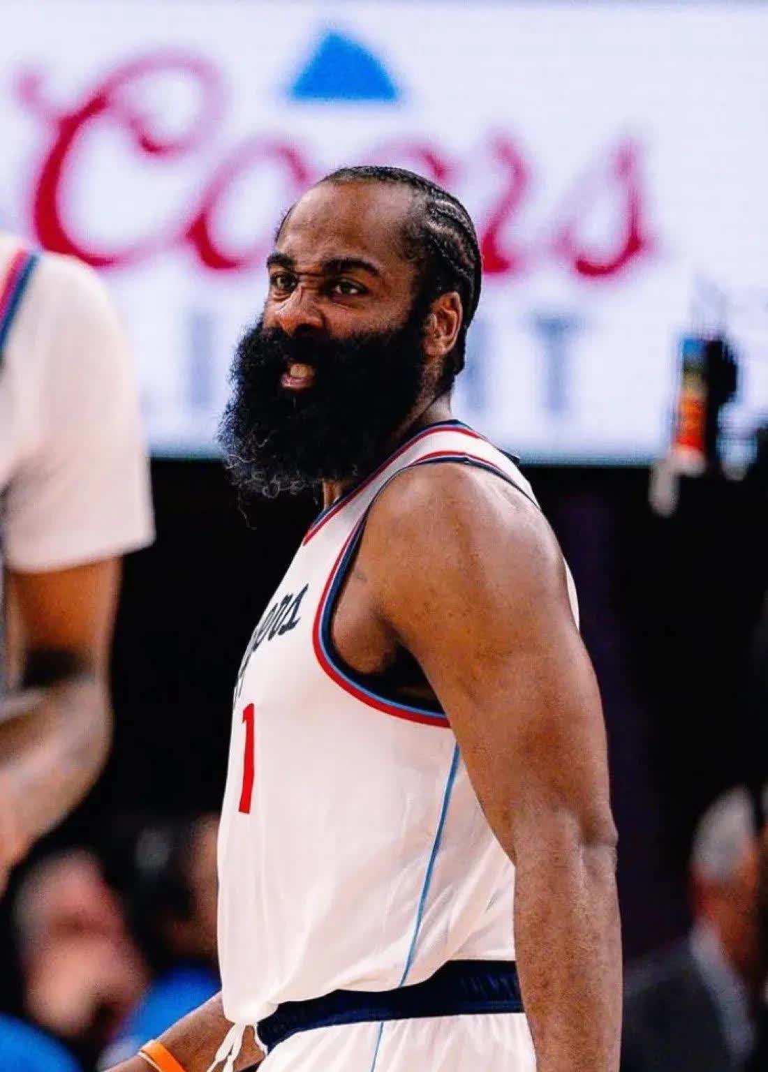 哈登在掘金比赛中比赛局势复杂，比赛规则变更引发热议！-jiuyou游戏中心