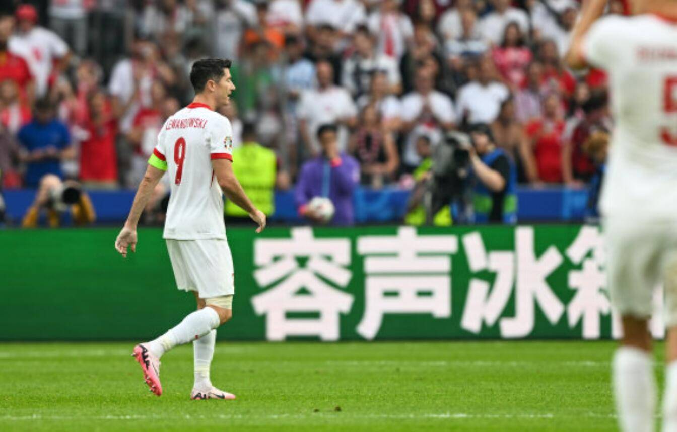 莱万多夫斯基连续二十场比赛得分超过反败为胜，拜仁不断突破！的简单介绍-jiuyou游戏中心